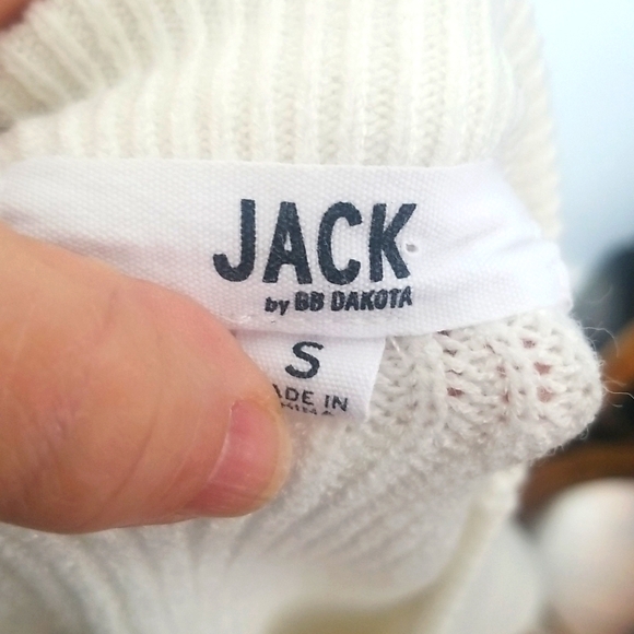 Modern Minimalist Cropped Knit Sweater | Oversized Boxy Textured Sleeves - Picture 9 of 15